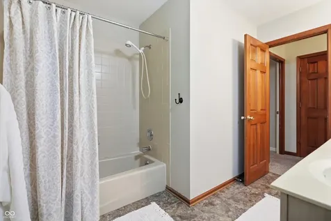 37 Penn Place Zionsville IN 46077