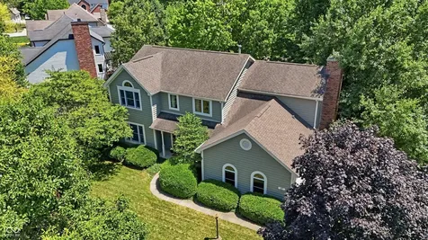 37 Penn Place Zionsville IN 46077
