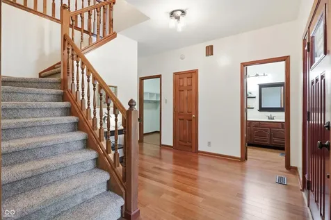 37 Penn Place Zionsville IN 46077