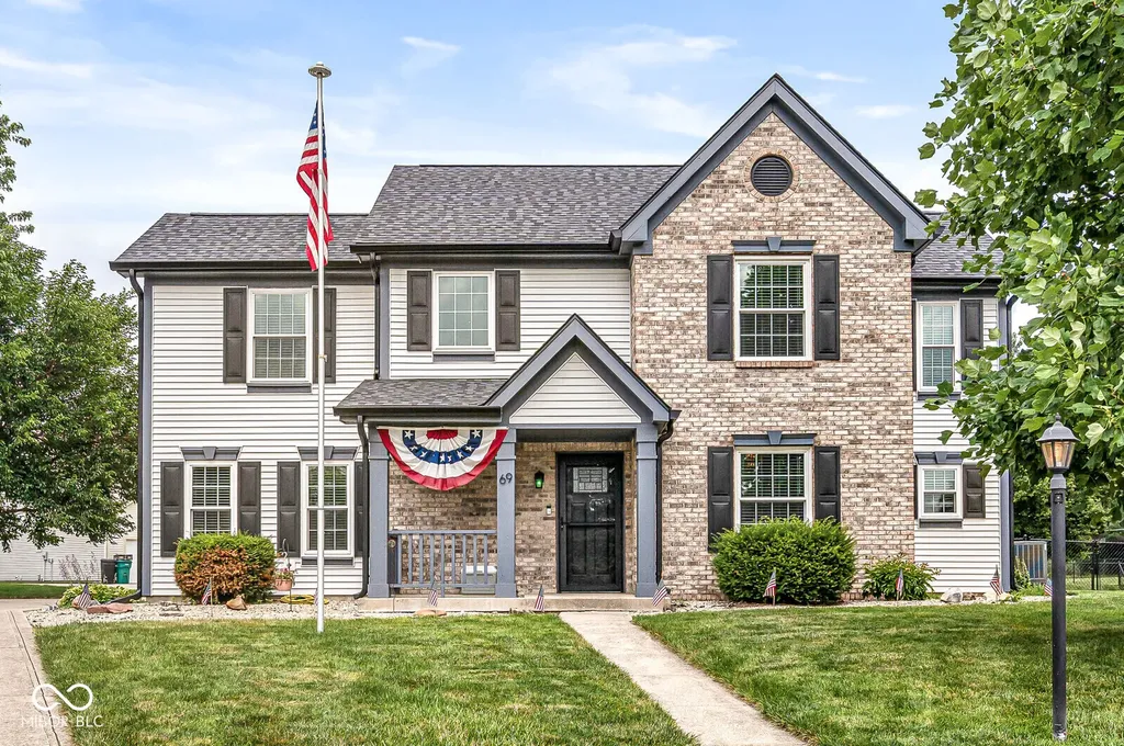 69 Carriage Lake Drive Brownsburg IN 46112