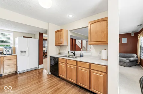 69 Carriage Lake Drive Brownsburg IN 46112