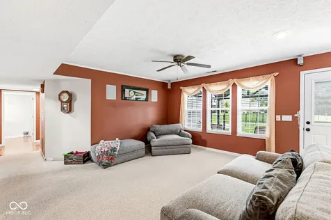 69 Carriage Lake Drive Brownsburg IN 46112