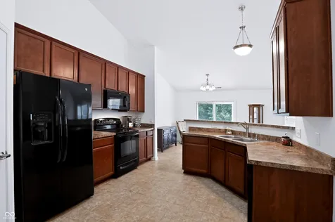 5678 Augusta Woods Drive Plainfield IN 46168