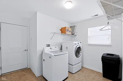 5678 Augusta Woods Drive Plainfield IN 46168