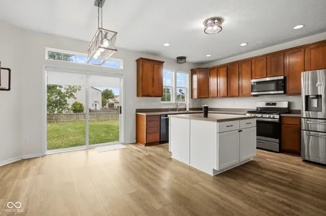 2410 Mcgregor Drive Avon IN 46123