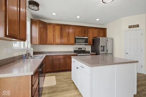2410 Mcgregor Drive Avon IN 46123