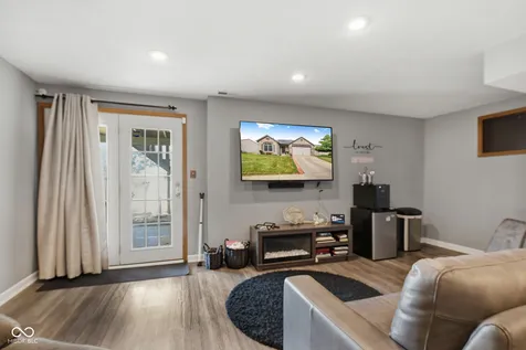 3127 N White River Parkway East Drive Indianapolis IN 46208