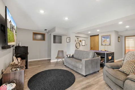 3127 N White River Parkway East Drive Indianapolis IN 46208