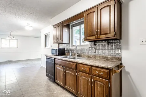 2426 Lawrence Avenue Indianapolis IN 46227