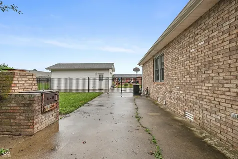 4534 Hackberry Drive Columbus IN 47201