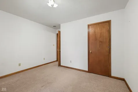 4534 Hackberry Drive Columbus IN 47201