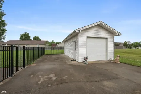 4534 Hackberry Drive Columbus IN 47201