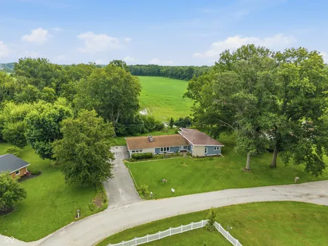 1208 Elizabeth Lane Terre Haute IN 47802