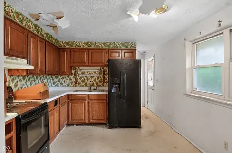 9850 Ellis Drive Indianapolis IN 46235