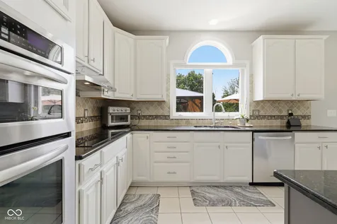 5729 Fairbourne Court Carmel IN 46033