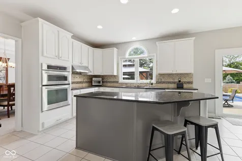 5729 Fairbourne Court Carmel IN 46033
