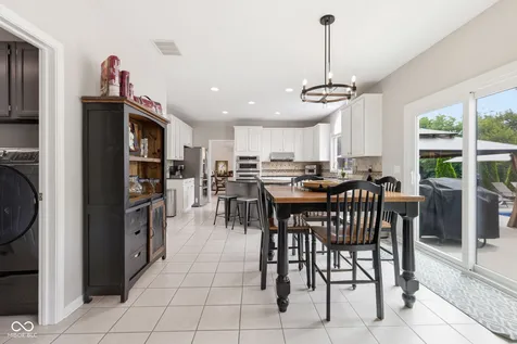 5729 Fairbourne Court Carmel IN 46033