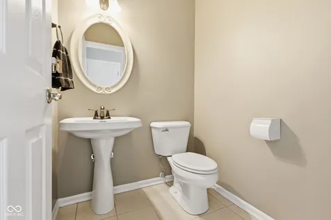 5729 Fairbourne Court Carmel IN 46033