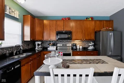 5217 Montavia Lane Indianapolis IN 46239