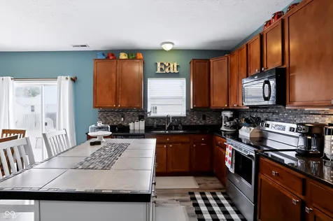 5217 Montavia Lane Indianapolis IN 46239