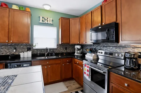 5217 Montavia Lane Indianapolis IN 46239
