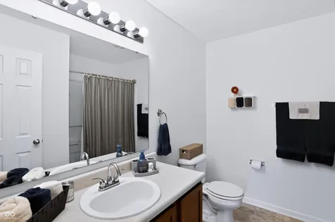5217 Montavia Lane Indianapolis IN 46239