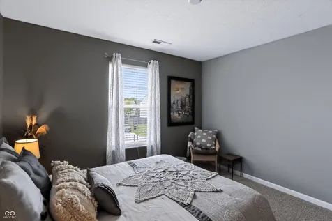 5217 Montavia Lane Indianapolis IN 46239