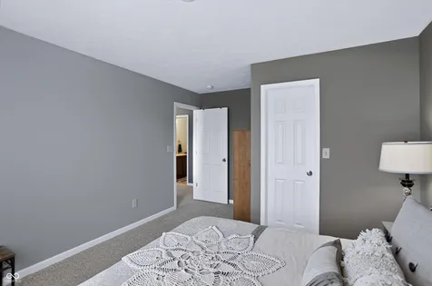 5217 Montavia Lane Indianapolis IN 46239