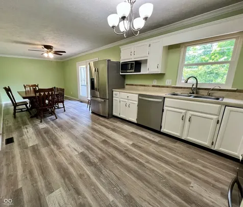 5722 Wheelhorse Drive Indianapolis IN 46221