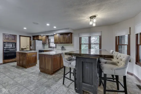 6450 Quail Creek Indianapolis IN 46237