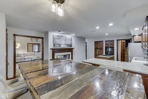 6450 Quail Creek Indianapolis IN 46237