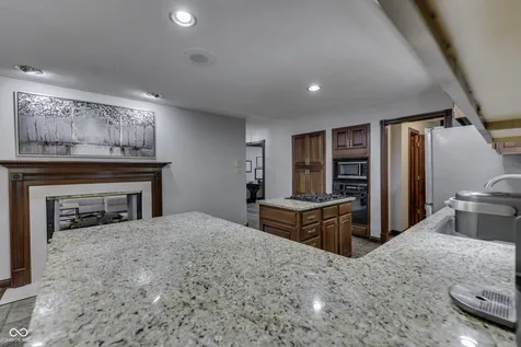 6450 Quail Creek Indianapolis IN 46237
