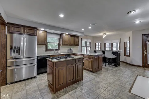 6450 Quail Creek Indianapolis IN 46237