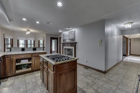 6450 Quail Creek Indianapolis IN 46237