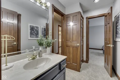 6450 Quail Creek Indianapolis IN 46237