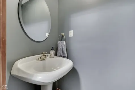 6450 Quail Creek Indianapolis IN 46237