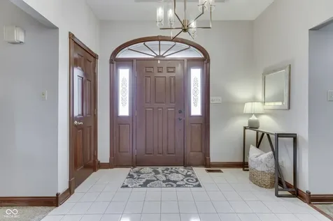 6450 Quail Creek Indianapolis IN 46237