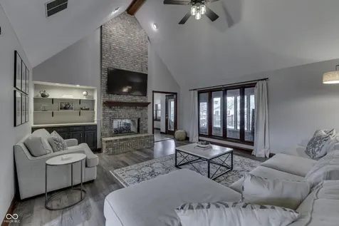 6450 Quail Creek Indianapolis IN 46237