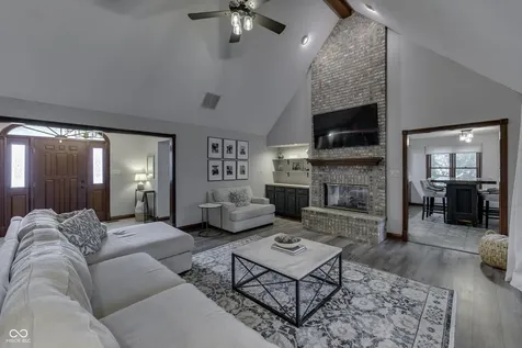 6450 Quail Creek Indianapolis IN 46237