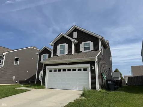 832 Sommersweet Run Greenwood IN 46143