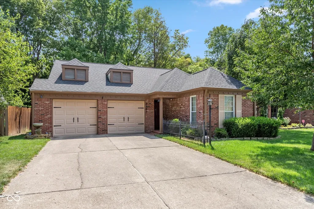 9441 Colony Pointe East Indianapolis IN 46250