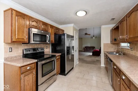 9441 Colony Pointe East Indianapolis IN 46250