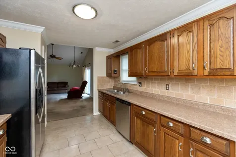 9441 Colony Pointe East Indianapolis IN 46250