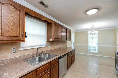 9441 Colony Pointe East Indianapolis IN 46250
