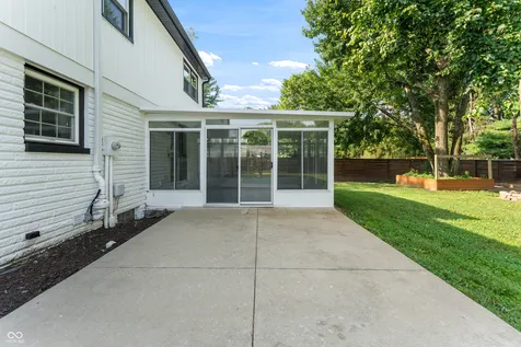 4382 River Road Columbus IN 47203