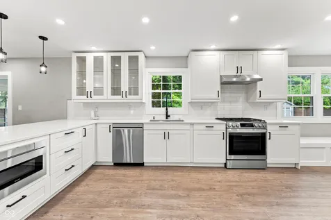 4382 River Road Columbus IN 47203