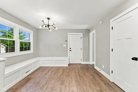 4382 River Road Columbus IN 47203