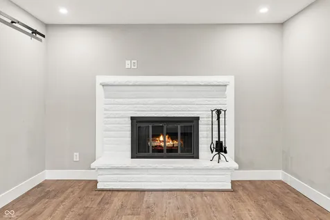 4382 River Road Columbus IN 47203