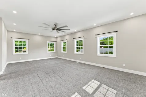 4382 River Road Columbus IN 47203