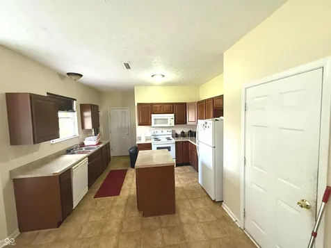 3956 Beaconsfield Lane Indianapolis IN 46228